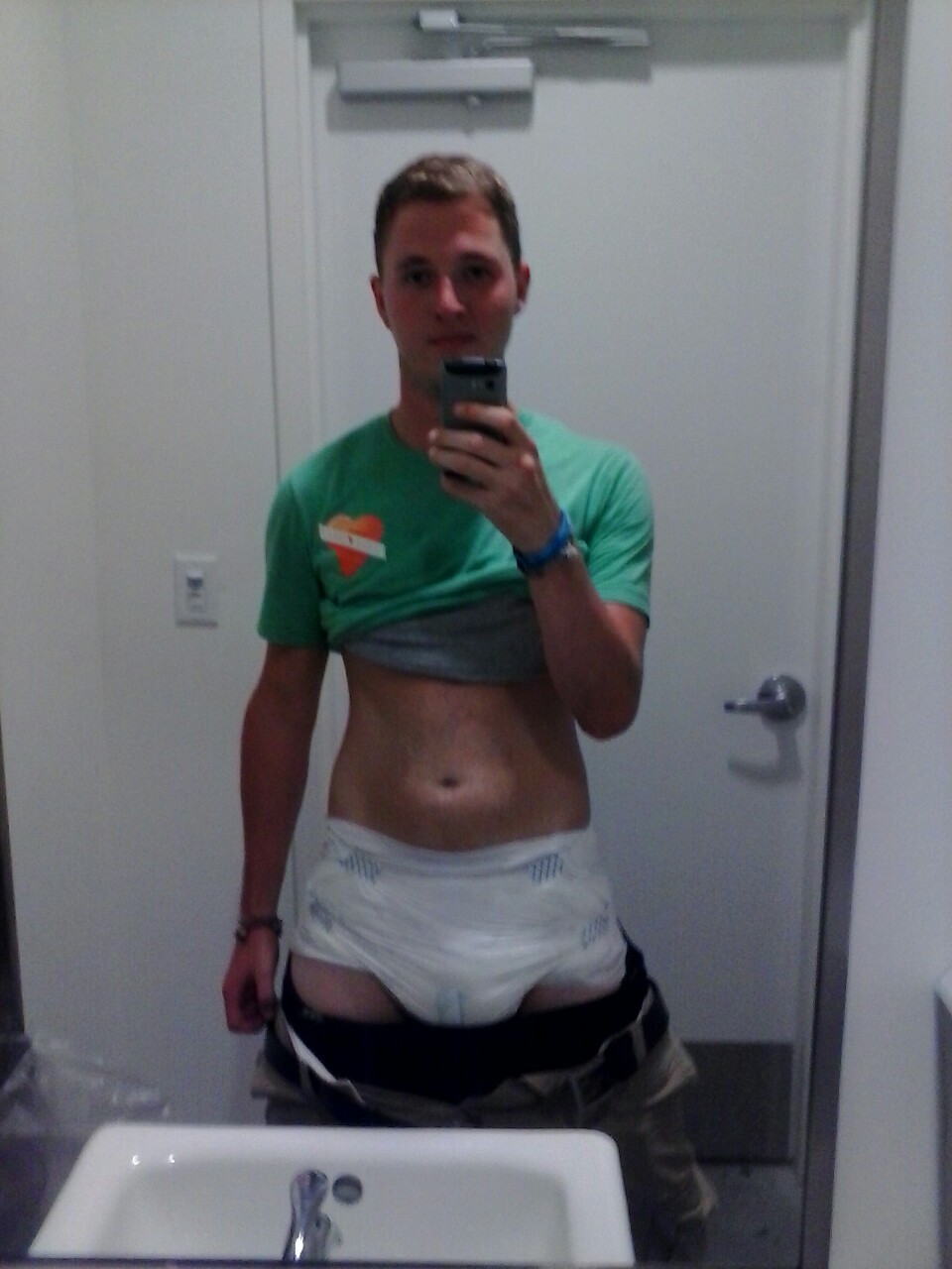 dprsteve92:  (At work) The blue stripe was yellow…idk what happend :)