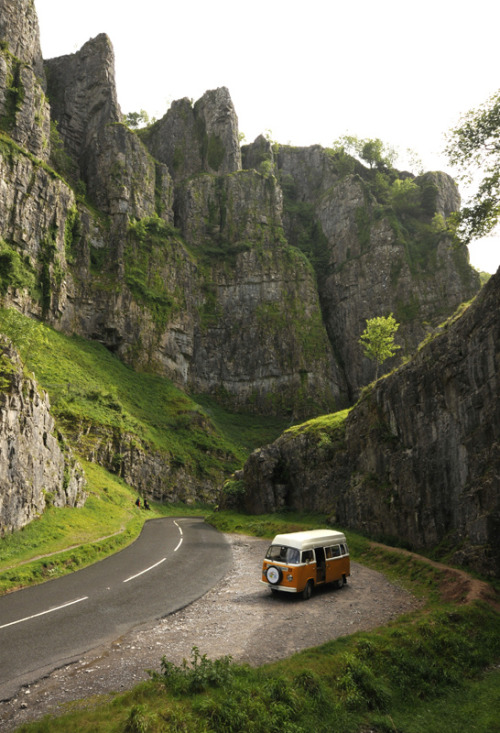 travelingcolors:Cheddar Gorge, Somerset | England (by Nigel Atherton)