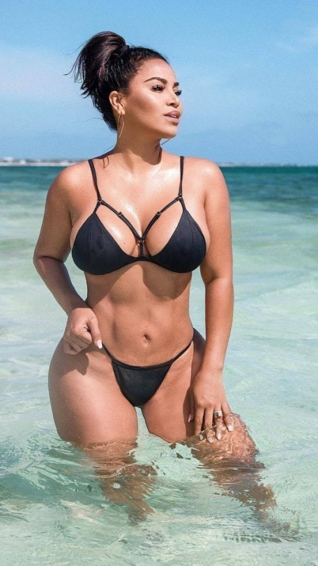 nobitz-lp:  Dolly Castro