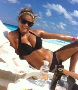 the-cleavage-collective:  Tanning || the-cleavage-collective.tumblr.com
