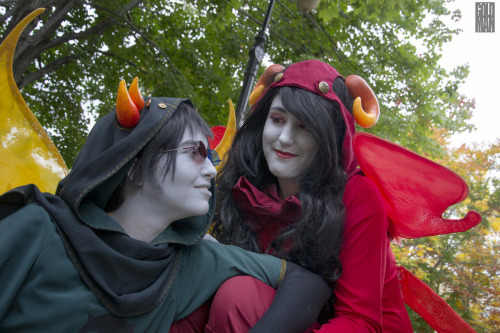 cowbuttcrunchies:   #double pistols #and a ;)Aradia<>Sollux, AAC 2014  ♈ Aradia Megido | Caledbuttscratch♊ Sollux Captor | Gothichamlet☉ Photography | Thegoldman 