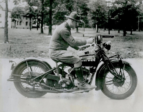 US Army motorcycle with Thompson submachine gun, circa 1920′s