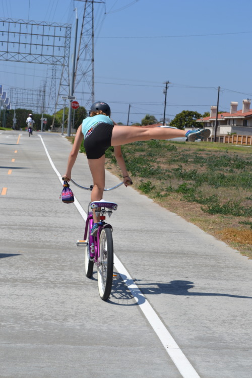 antiquechest:  Power stance…yes this is how I ride a bike :)