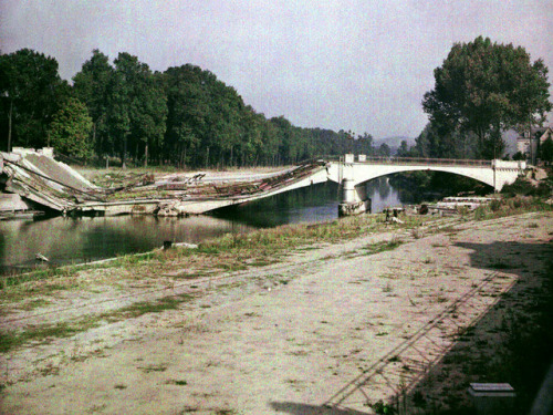 Photographer: Jean-Baptiste TournassoudYear: 1917Location: Pasly, FranceDescription: A collapsed bri