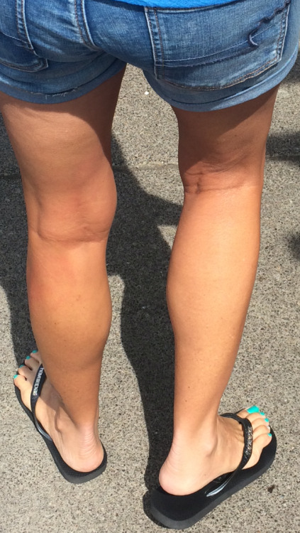 sexycandidfeet: Melissa and that nice ass Agreed