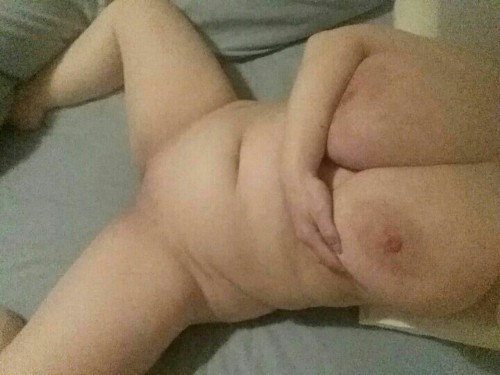 cuffsncollarswannahollar: Submission Alert Mmm..thick Asses, tanlines, girls flashing, titties, milf