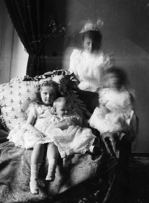 Grand Duchesses Olga, Tatiana and Maria Nikolaevna of Russia, 1900Original source  