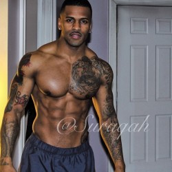 2-exclusive-4-u:  blackgayporn:  #SeriouslySexySundays - straight Chicago personal trainer, firefighter and proud dad, Suraqah. Time to get out butts to the gym, It’s Seriously Sexy Sundays.    Damn he’s sexy