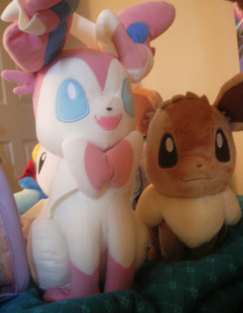 I wanted to show you guys my Sylveon plush ovo she&rsquo;s from the UFO catchers