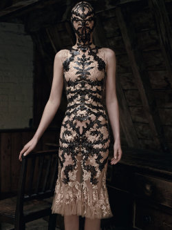 Ohthentic:  Skaodi:  Stella Tennant Wears Alexander Mcqueen In ‘Wild Romance’