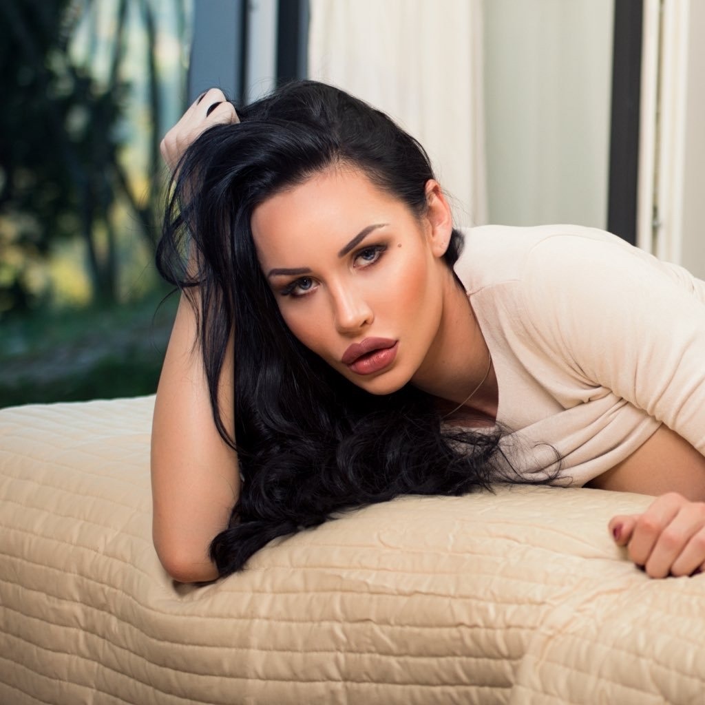 goodbyedarkhorse:  Kimberlee Appreciation Post