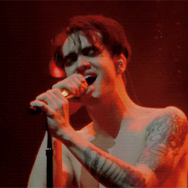 panicforsnacks:let the love remain (x)
