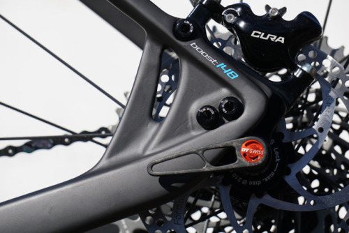 aces5050:(via Project XC Race Bike: It starts with Pivots (or not) and Lauf (or leaf) springs - Bike