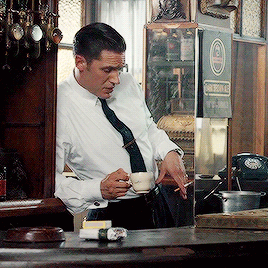 kinghardy:  Tom Hardy as ‘Reggie’ in Legend (2015)