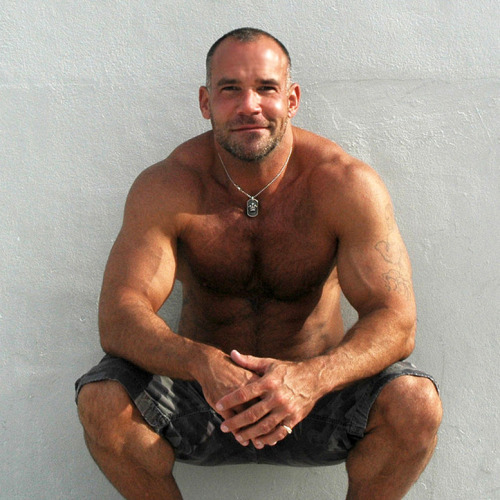 hairymacho:  http://hairymacho.tumblr.com/ ▲ ✕
