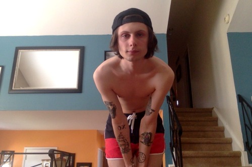 nod-love:  waitinforthebus:  summer swag bruce jenner  you are like, way too cute. 