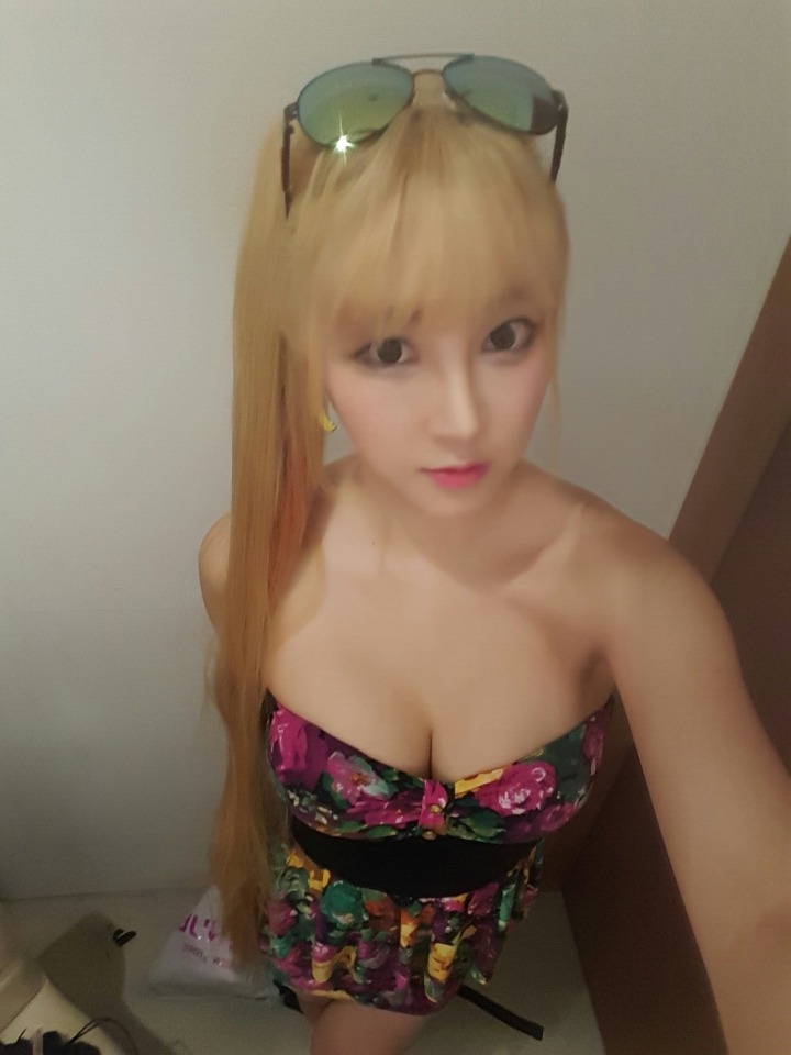 kormodels:  Kim Olia’s selca