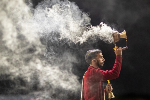 Ganga Arati at Varanasi, UP, photos by Kevin Standage, more at https://kevinstandagephotography.word