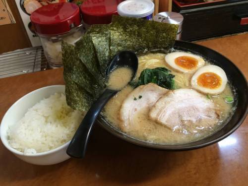 ラーメンにわかの俺が食ってきたラーメンの画像フォルダを淡々と解放するスレ池袋 無敵屋上星川 寿々喜家沖縄の国際通りで食った奴横浜 壱八家本厚木 オハナ新大津あたりのどっかで食べたやつ屏風浦 壱六家・磯