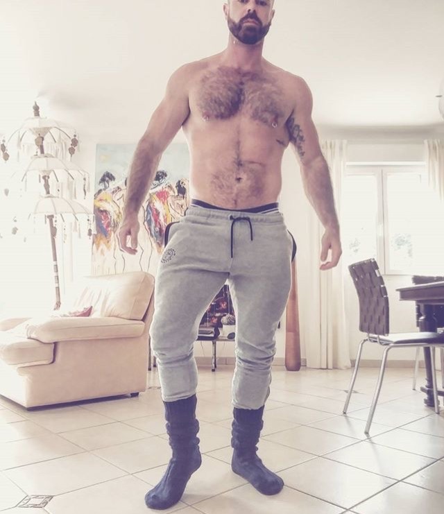 beardburnme:  hunky_traveler Instagram