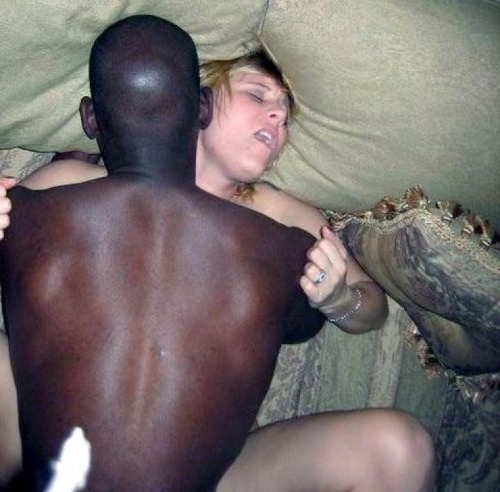 pleasehoneytrybbcplease: calscucky:  Initial Penetration —(pg 2 of 2)  One of these ladie