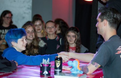 brendonuriesource:HQ pictures of Brendon at the HMV in-store signing yesterday. ©  hmvtweets