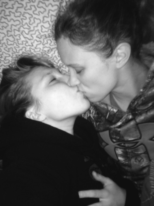 lezzkiss:Kisses