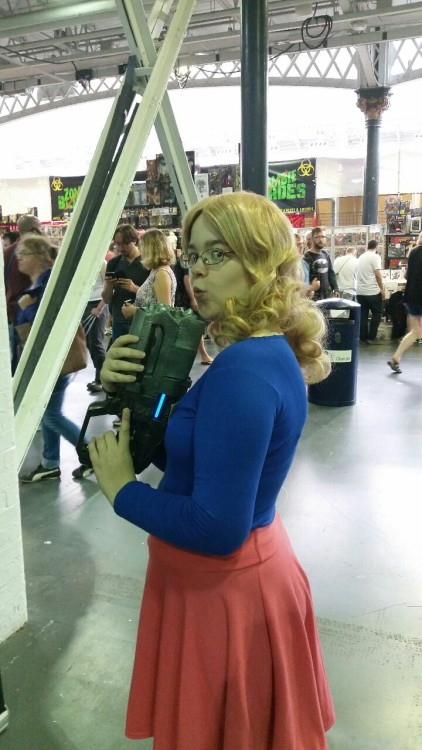 chesacakeripper:LFCC - 30th July 2016 - part 3 Supergirl - @lupadracolisCaptain Cold - Psyro Cosplay