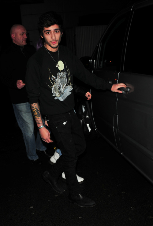 fuckyesharry: Zayn and Perrie in Cheshire - 03/02 (HQ)