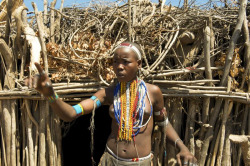 Ethiopian Erbore girl, by Georges Courreges.