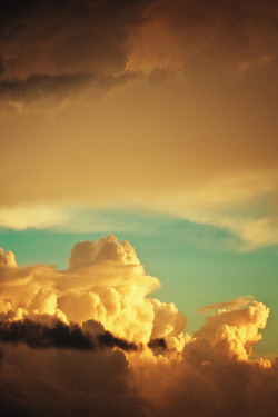 r2&ndash;d2:  cloudsurrogate by (Rudolf Getel) 