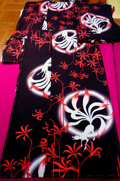 Kyubi no kistune (nine tails fox) yukata, by IrocaThis dramatic summer kimono is inspired by the sto