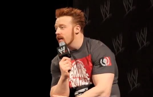 allsheamusfarrelly:  Hot, sexy, yummy Sheamus on WM Press conference! Gostoso  da