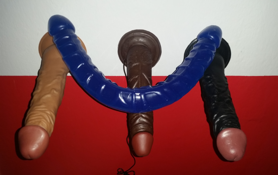 sissypixiex:  Dildos! ;) 💋 redrosexxx ;)