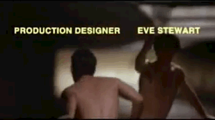 el-mago-de-guapos: Lads running naked in a taking the ball prank in the opening credits scene in Goodbye Charlie Bright (2001)  