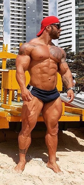 hotmenwhowork:  A life guard.
