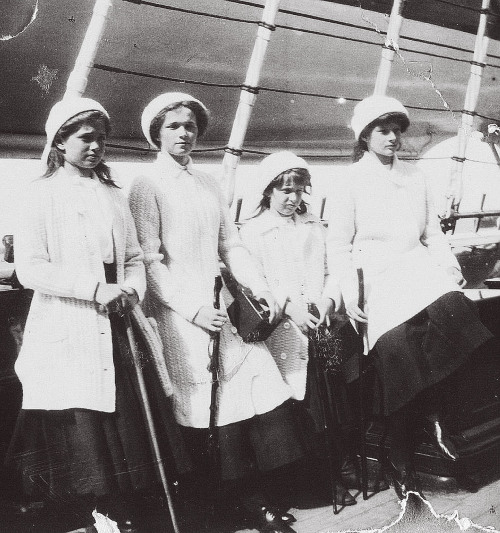 imperial-russia:Tsar Nicholas II and his children aboard imperial yacht Standart, 1912