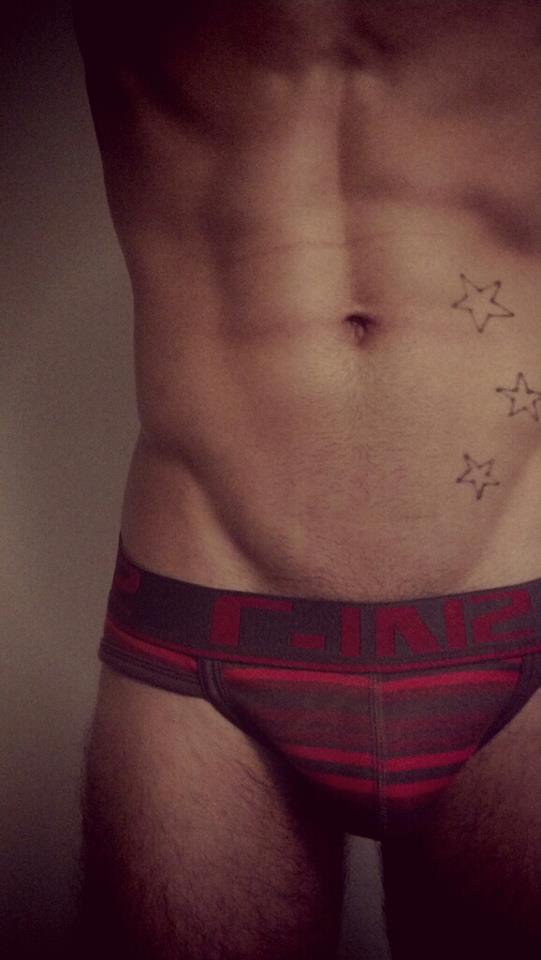 mrmhotguys:  Submission! http://mrmhotguys.tumblr.com/