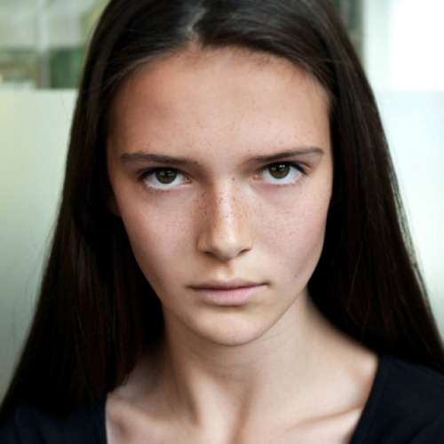 tikbook:  Alice Hannam at IMG London