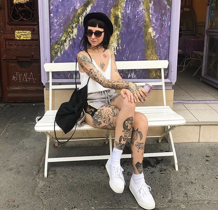 torileighhall:  Instagram: janninski