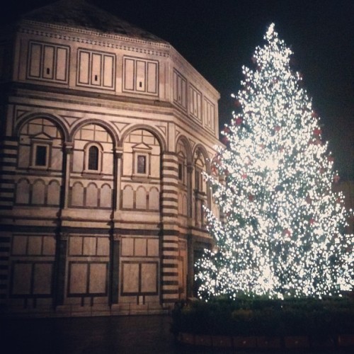 alessandroschneider: #Natale #Firenze #2012 #endoftheworld