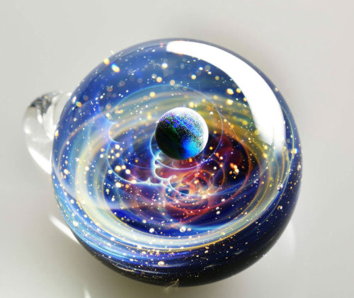 mayahan:Space Glass by Satoshi Tomizu: Galaxy Pendants Made From Glass, Opals, And Gold