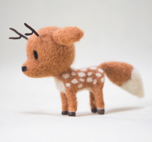 sosuperawesome:Needle Felted DeerfoxesRed Pandas Paradise on Etsy