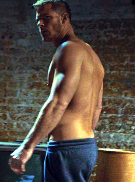 alphalewolf:Alan Ritchson | Above the Shadows (2019)