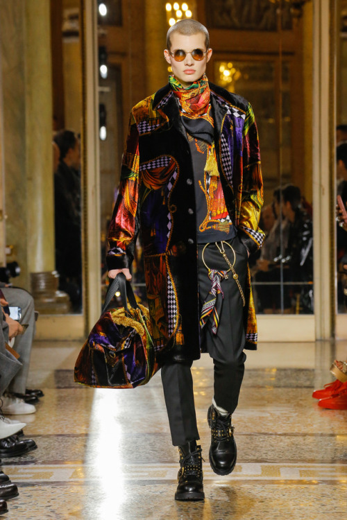 andreasanterini: Versace Fall/Winter 2018-2019 / Milano Fashion Week / Menswear Collection ( Part 6 ) 