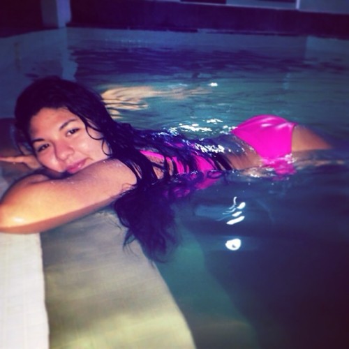#piscinita #5am #diva #sueo #quericojuergueamos #bronceadita