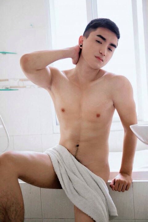mansexy69: sexydick981: harrybobo: ledaiquy: hoangnamlau: Thiên Phú Sài gò