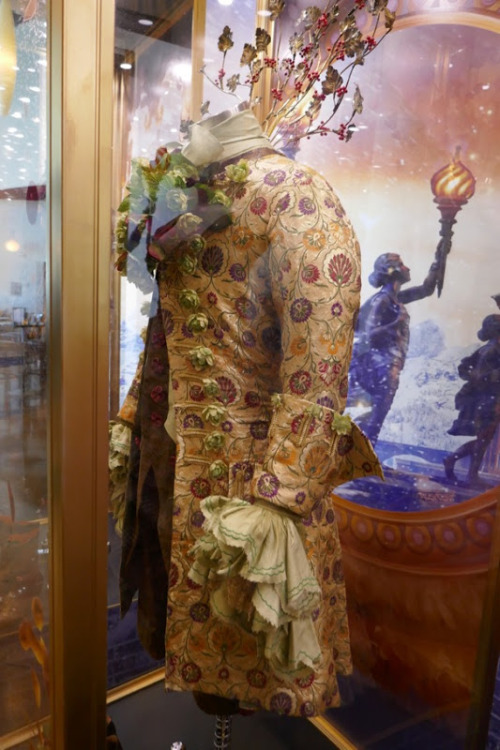 costumeloverz71: Hawthorne (Eugenio Derbez) Regent Of The Land Of Flowers costume… The Nutcra