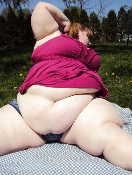 hugessbbwmamasow:  Wanna fuck a horny bbw? - CLICK HERE! 