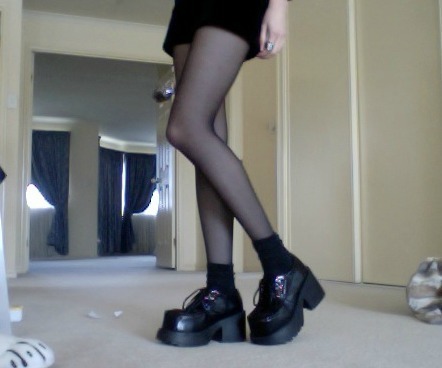 holled:  (◕‿◕✿)feeling super duper pale(◕‿◕✿)